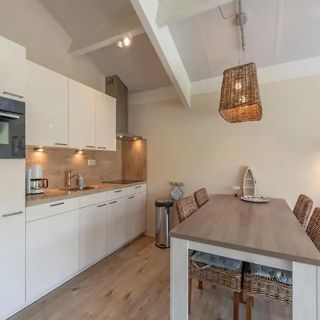 Lovely For 4 People Apartment